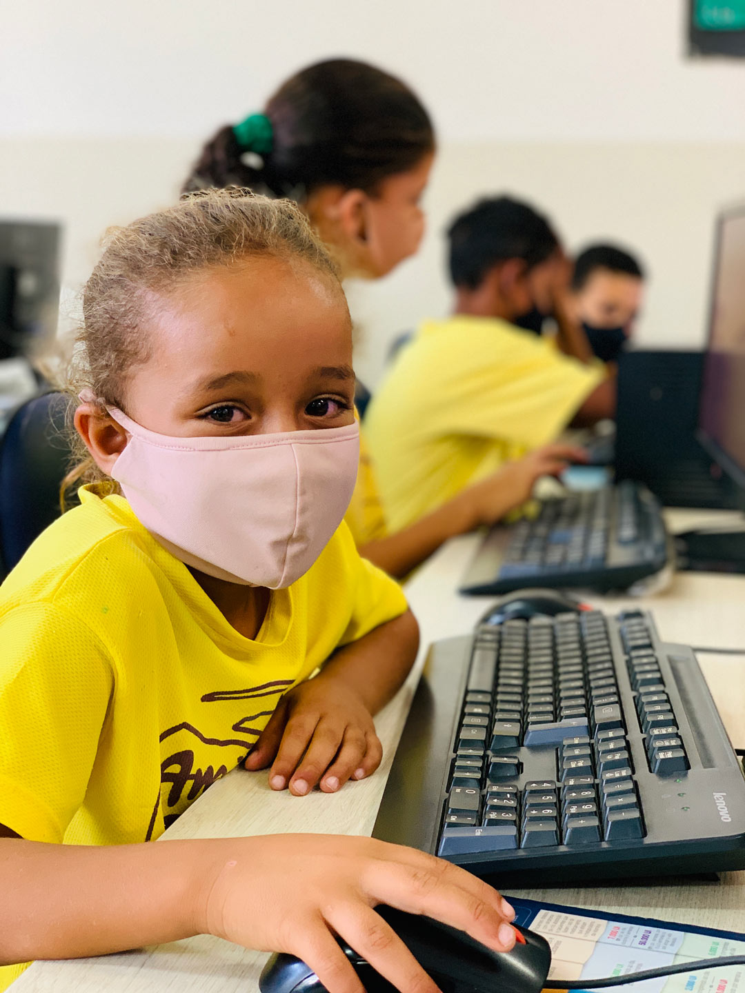 Google apoia Amigos do Bem na capacitação de jovens em tecnologia no sertão